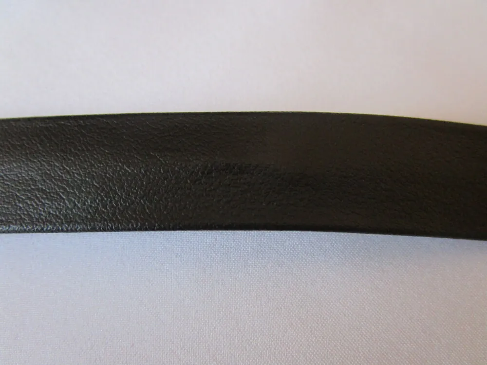 Šikmý prúžok koženkový "čierny" - 1,5 cm