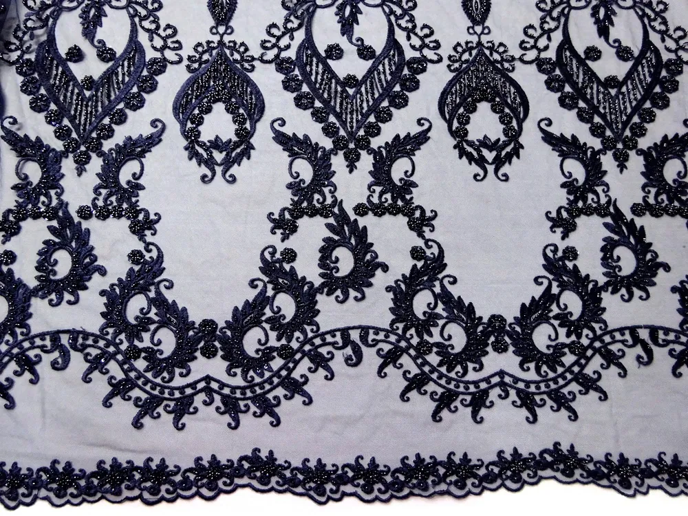 Vyšívaný tyl tmavomodrý "ornamenty s korálkami" 