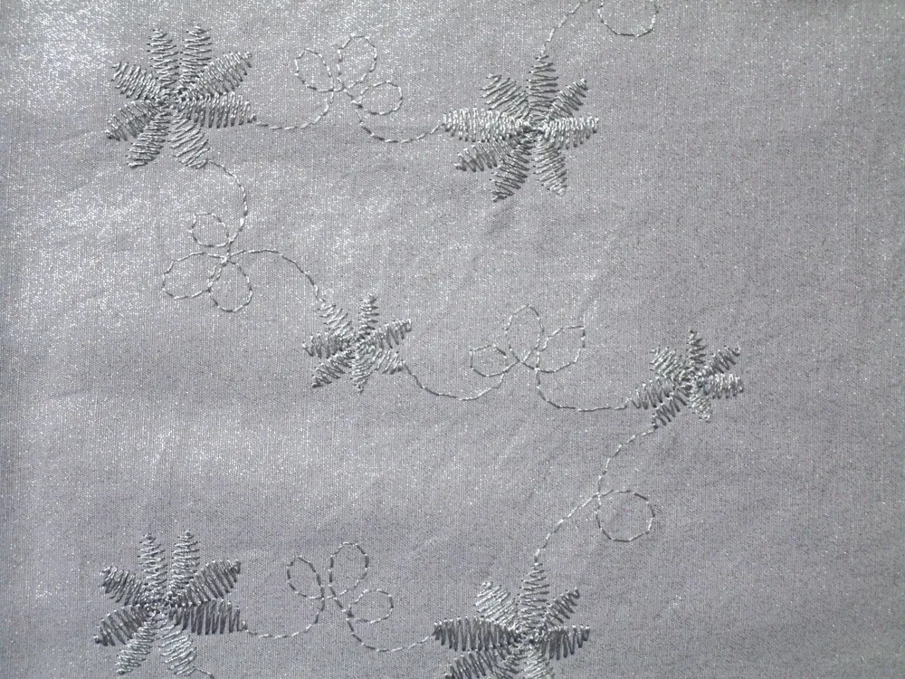 Bavlna strieborná "strieborné kvety" 