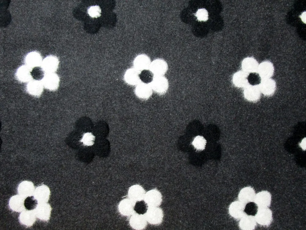 Flauš s vlnou tmavosivý "biele a čierne kvety"