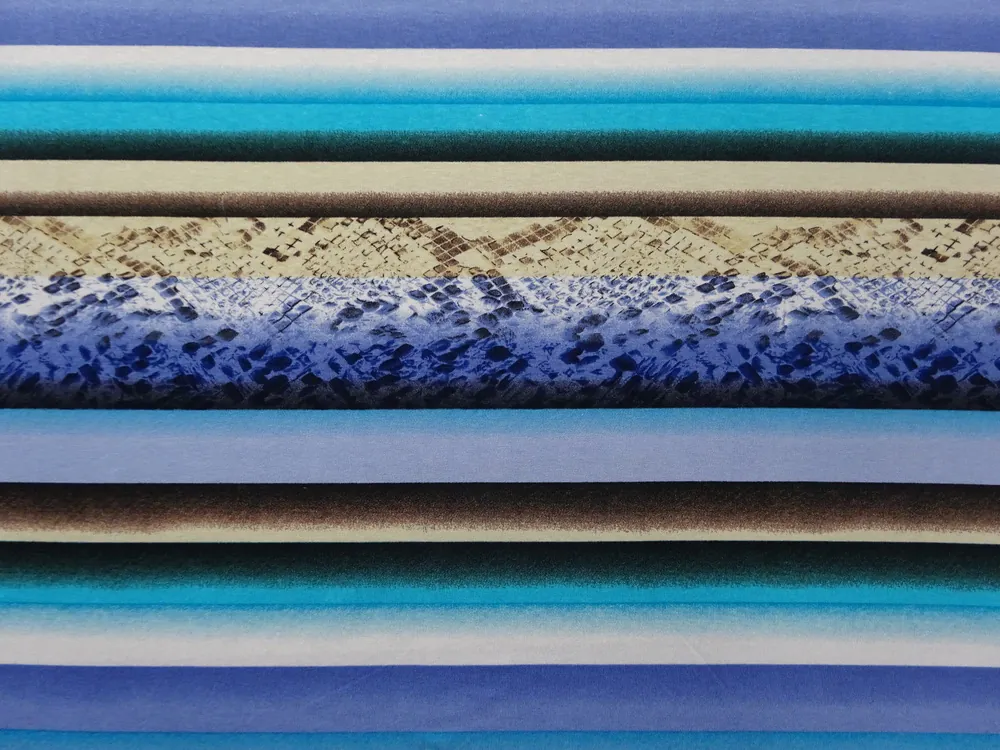 Úplet béžovo-modrý "pásiky, hadí vzor"