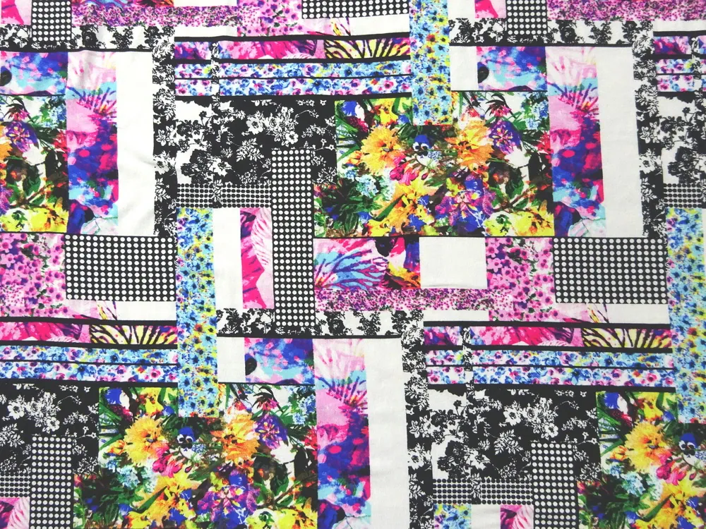 Úplet smotanový "farebné kvety, geometrický vzor"