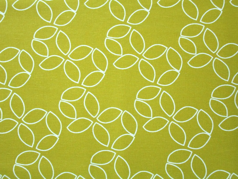 Bavlna okrovo-zelená "biely vzor" - certifikovaná