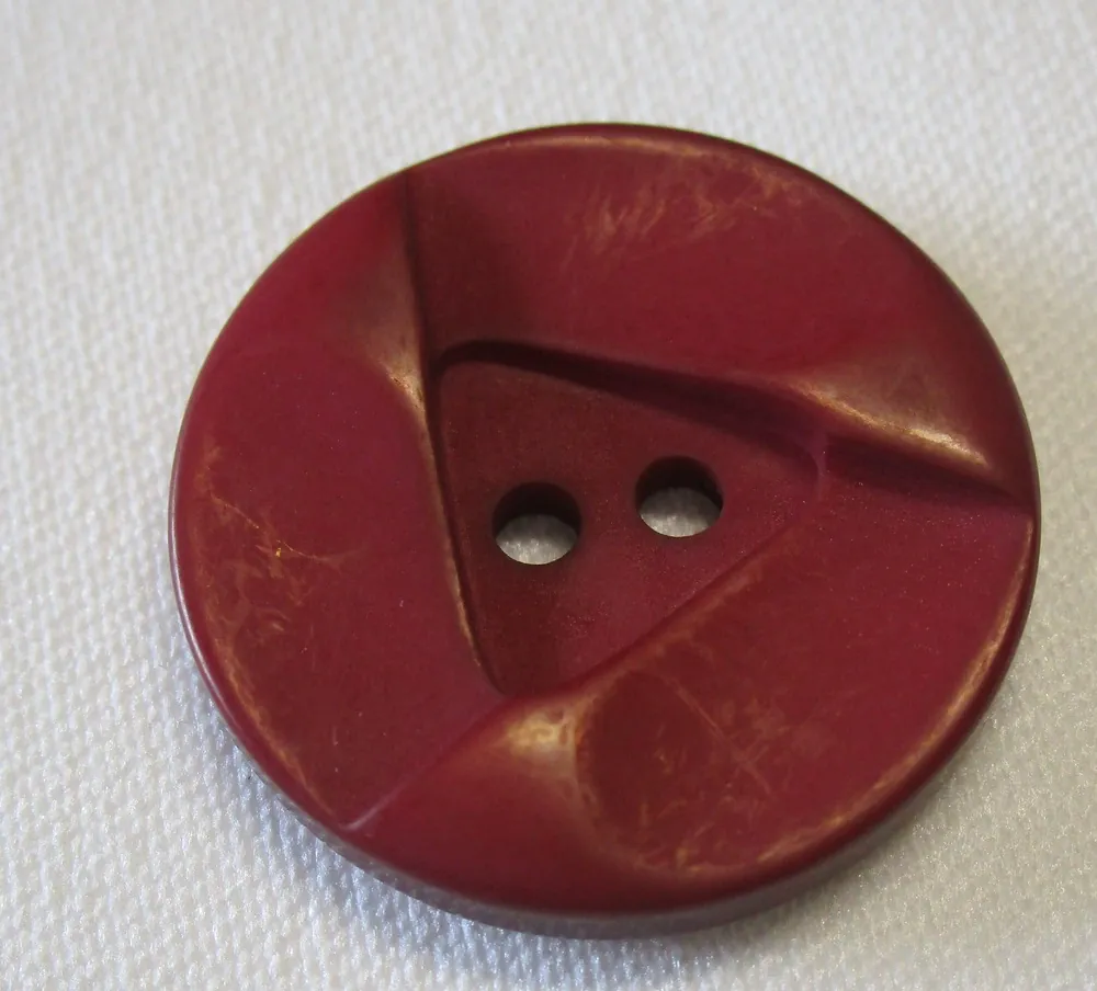 Gombík "vínový plastický vzor" - 22 mm