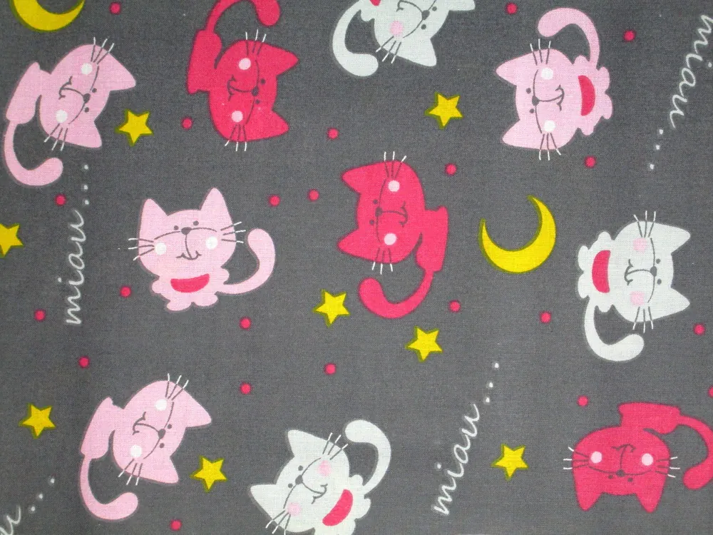 Bavlna tmavosivá sivé a ružové mačičky"