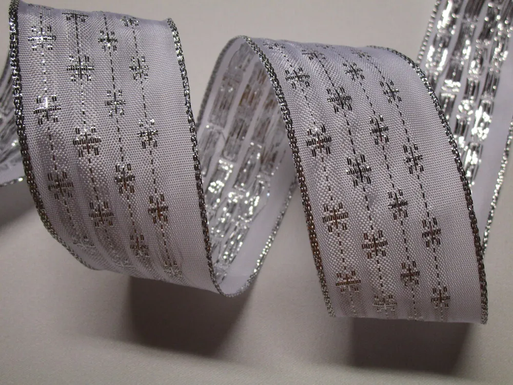 Stuha dekoračná s drôtikom "strieborné vločky" - 40 mm