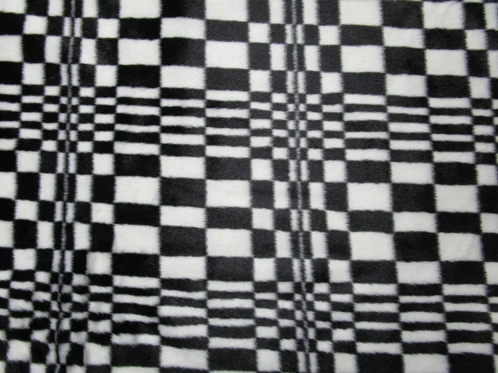 Kožušina smotanovo-čierna "geometrický motív" 