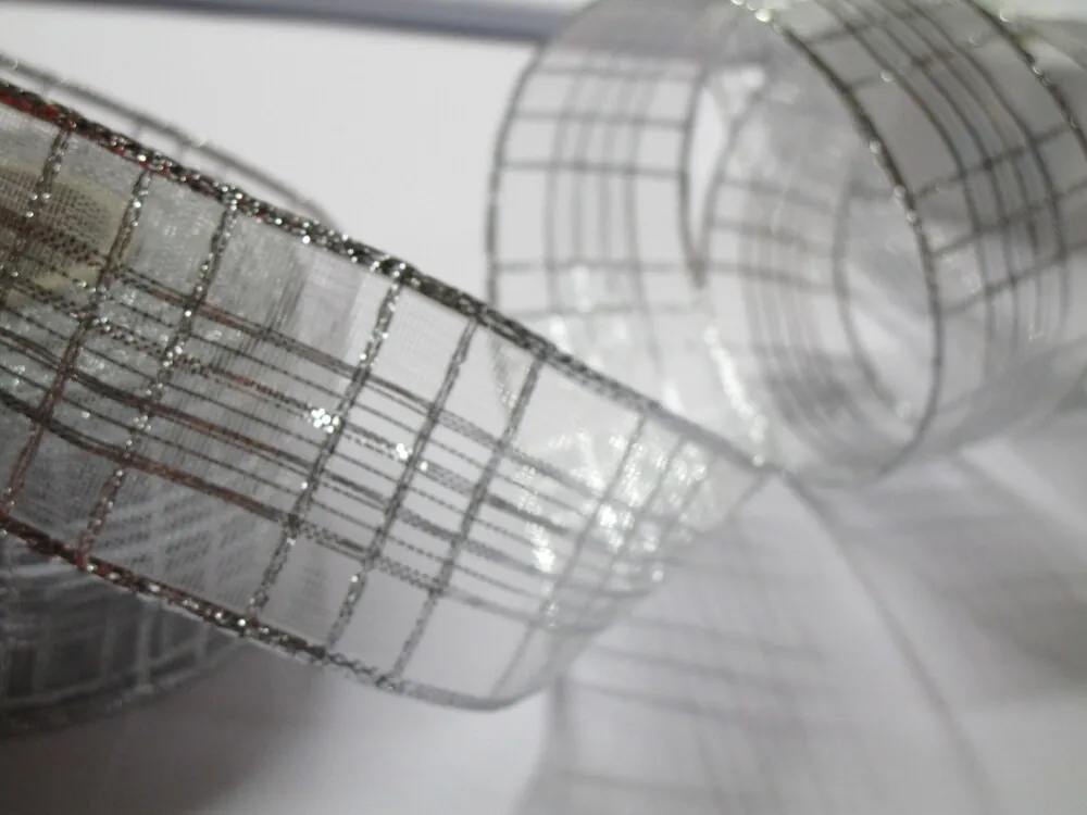 Stuha dekoračná s drôtikom "strieborné káro"