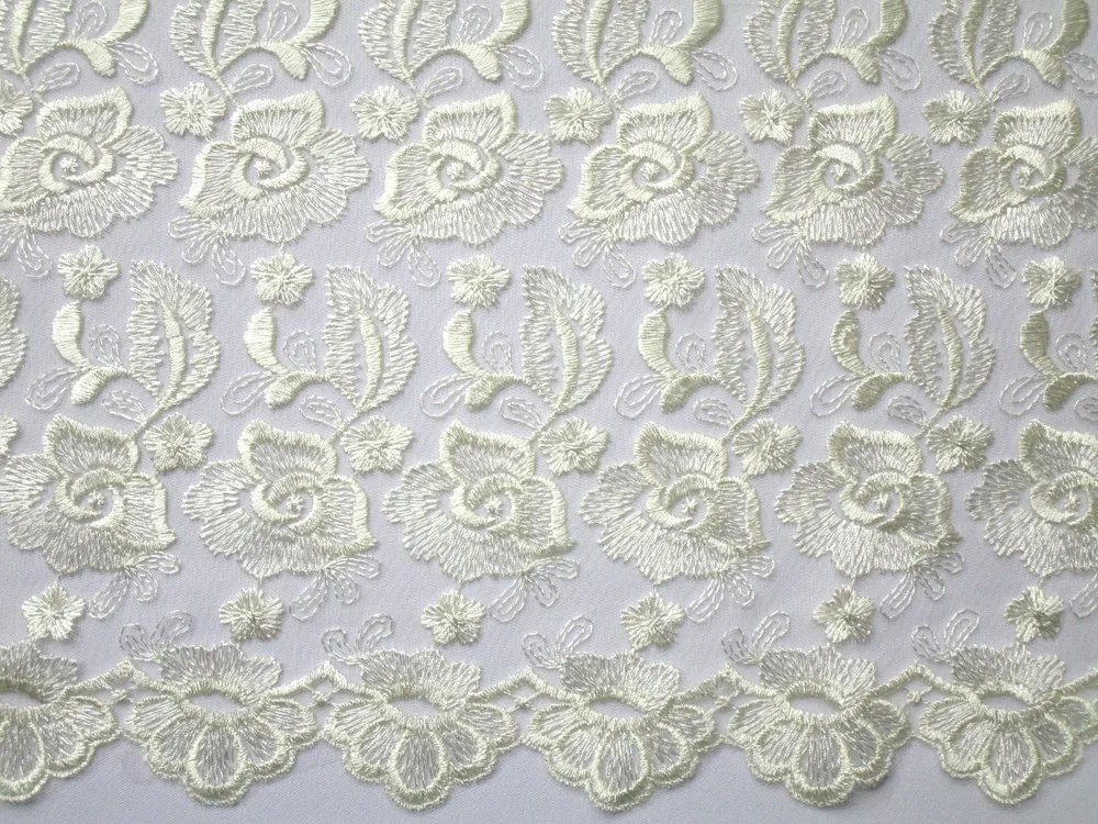 Vyšívaný tyl maslový "kvety" 