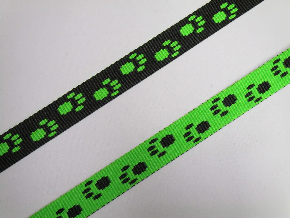 Popruh zeleno-čierny "ťapky"- 1,5 cm 