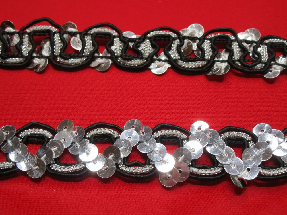 Lemovka strieborno-čierna "flitrový cik-cak"