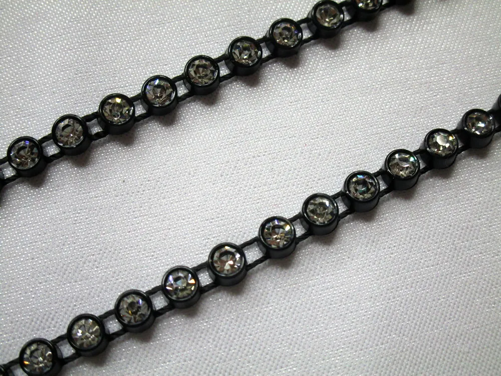 Borta čierna "zirkony" 