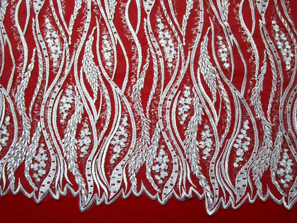 Vyšívaný tyl biely "listy, vlnovky" 