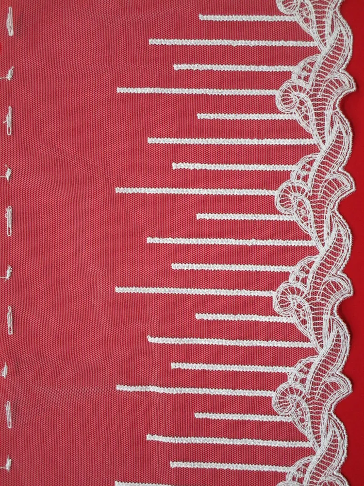 Borta biela na tyle "vzorovaná"