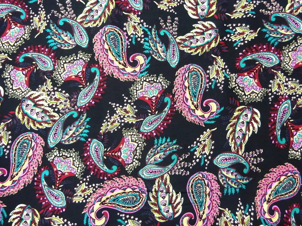 Šatovka čierna "kašmírový vzor"