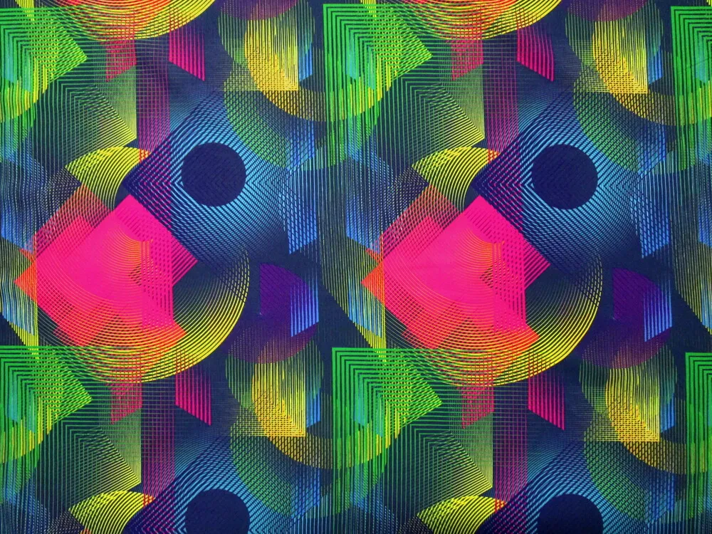 Šatovka tmavomodrá "farebný geometrický vzor"