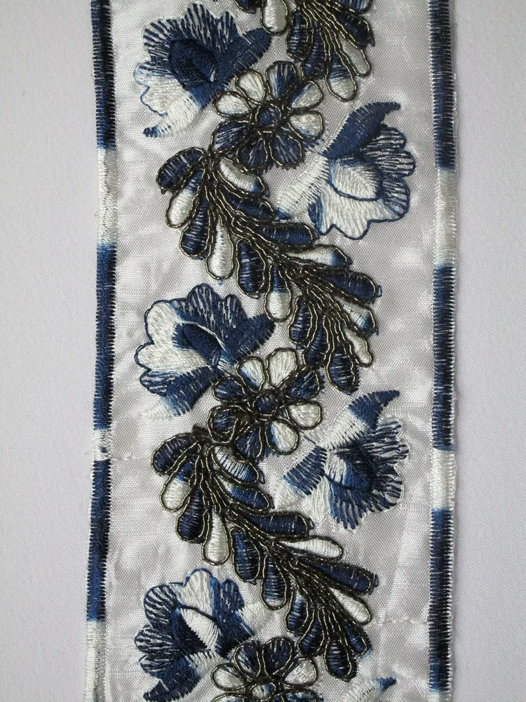 Borta biela "bielo-modrý kvet"