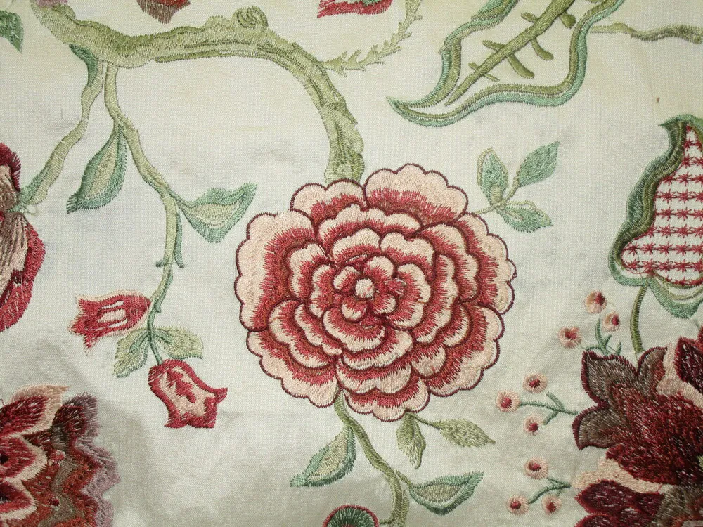 Hodváb maslový "vyšívané kvety" 