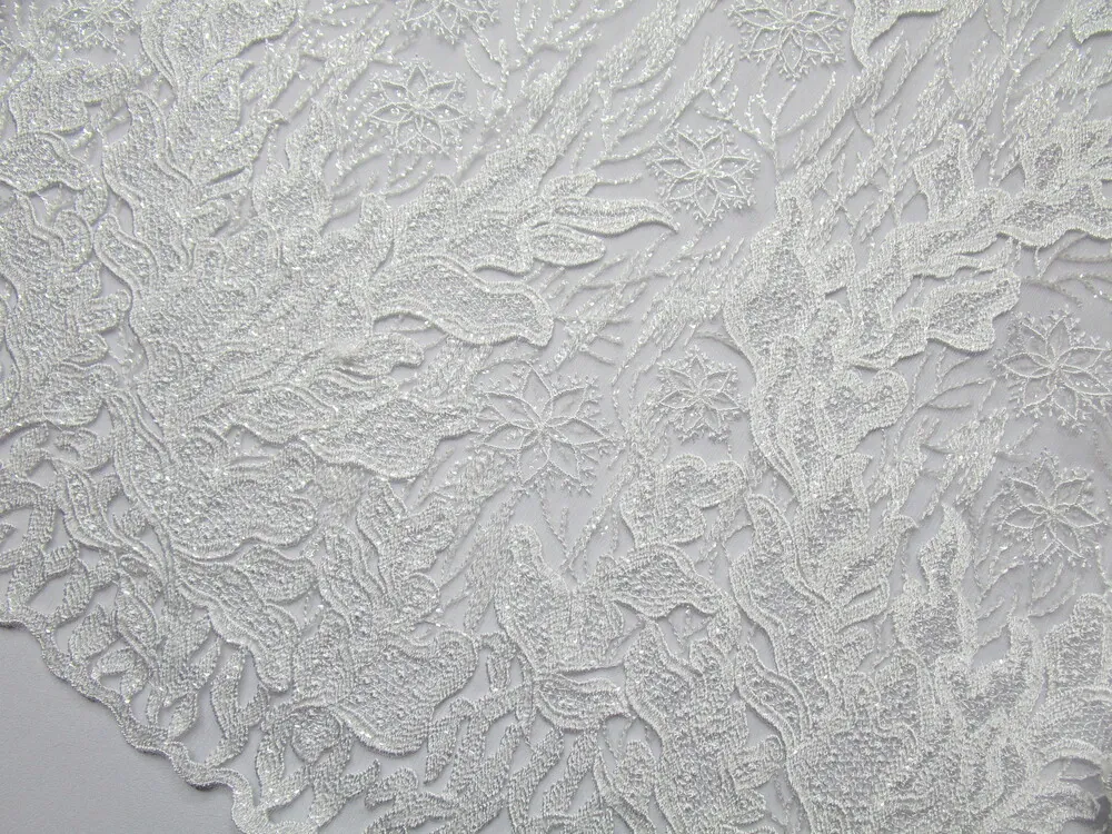 Vyšívaný tyl biely "kvety" - bordúra 