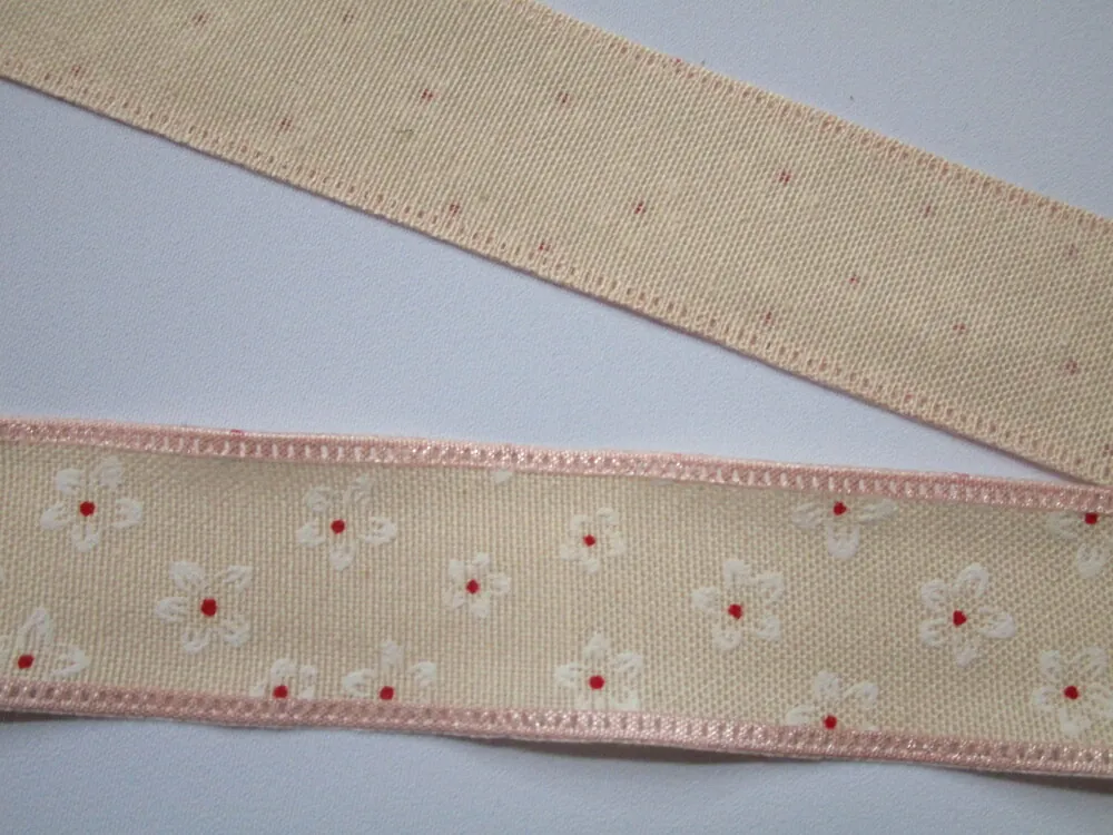 Stuha dekoračná marhuľková "kvety" - 25 mm