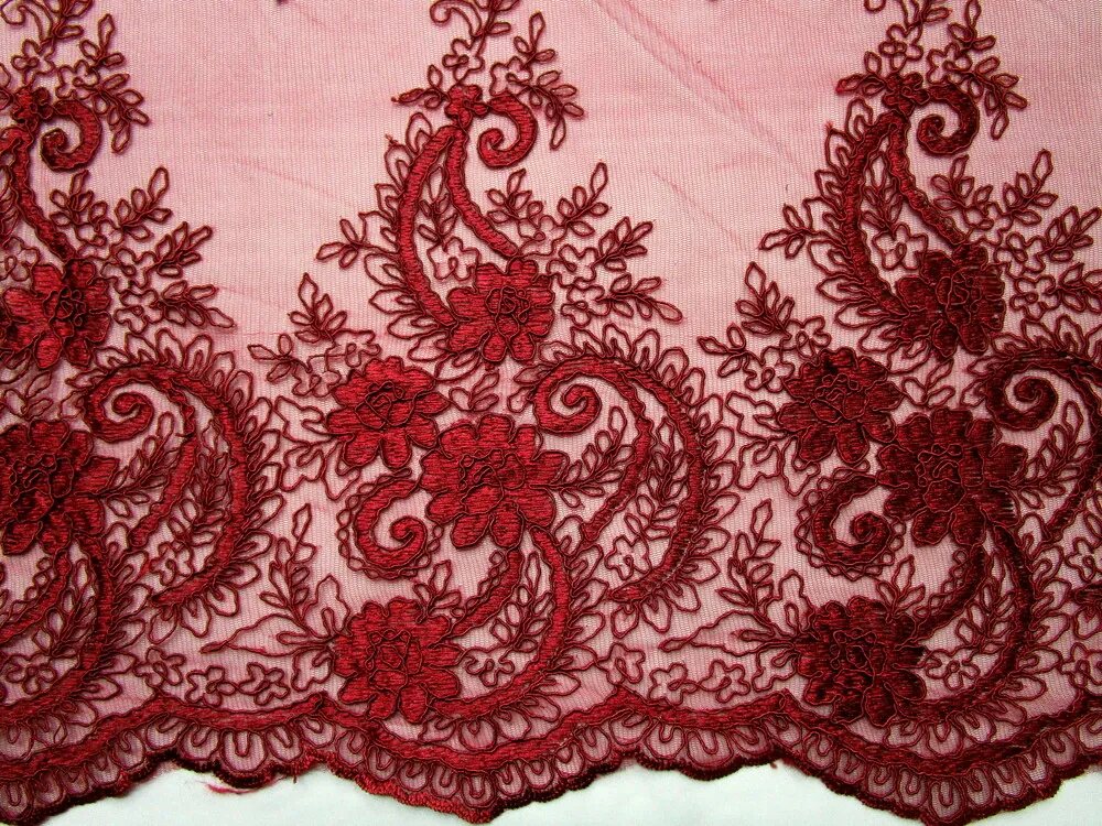 Vyšívaný tyl bordový "kvety, ornamenty"