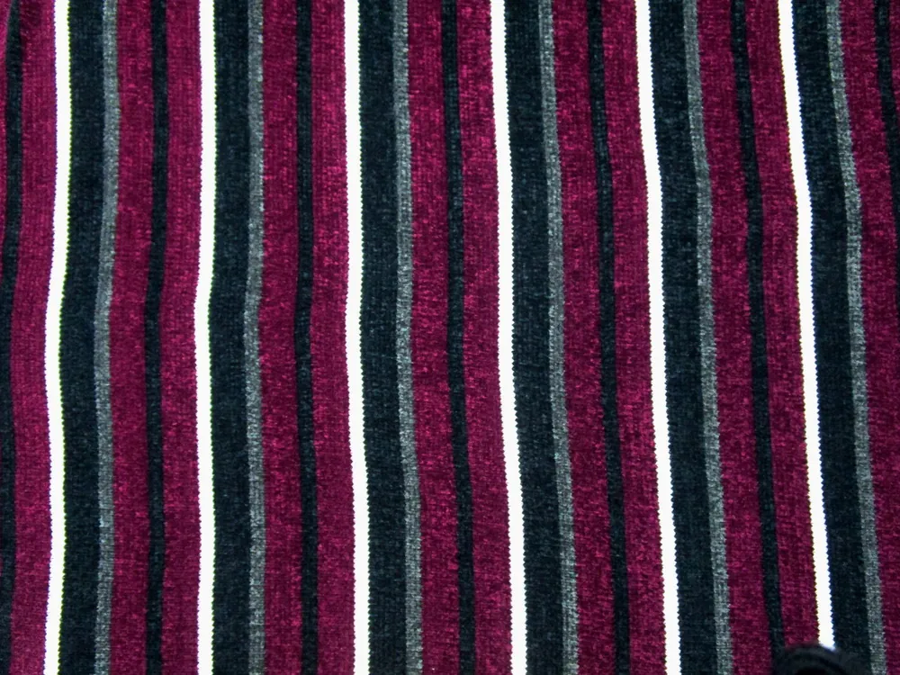 Svetrovina vínová "bielo-sivo-čierny pásik"