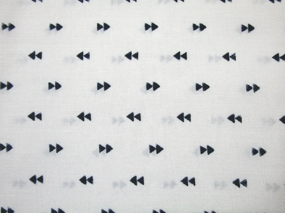 Šatovka biela "čierny trojuholník"