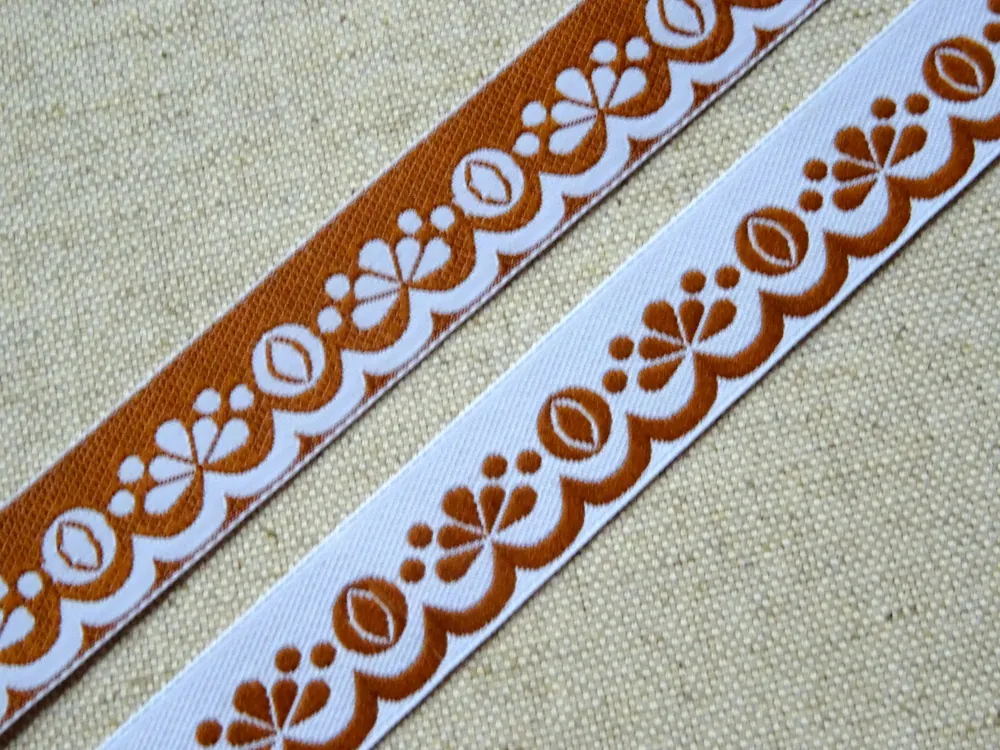 Stuha biela "hnedý vzor" - 1,9 cm 
