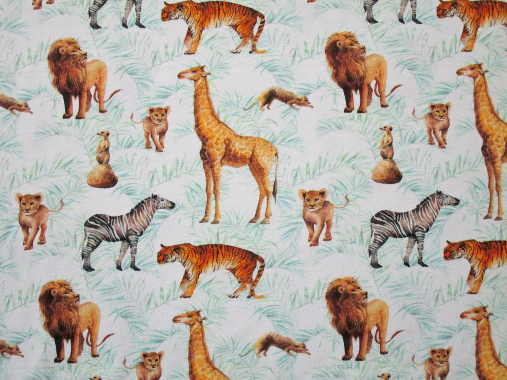 Úplet smotanový "zvieratká, listy" 