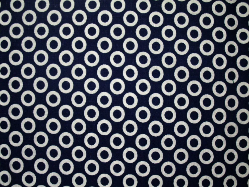 Bavlna tmavomodrá "biely kruh" - zbytok