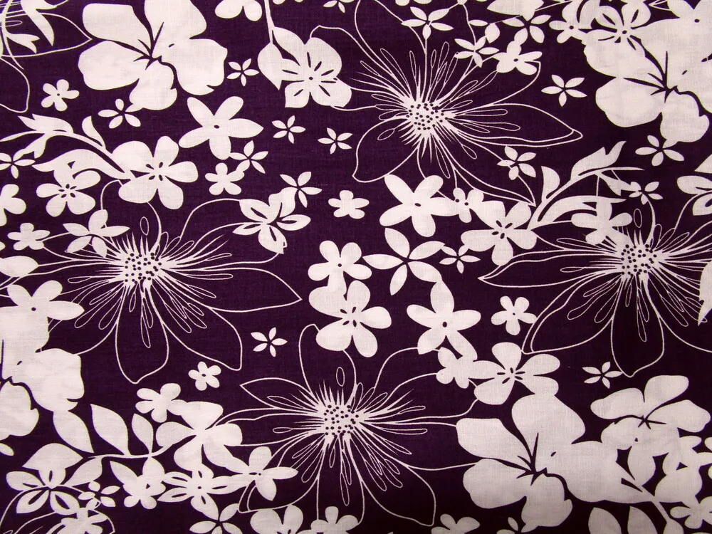 Šatovka fialová "biele kvety" 