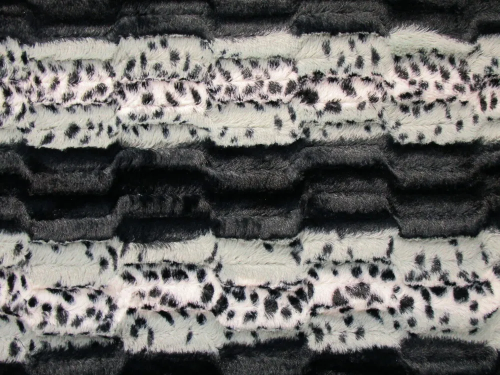 Kožušina "bielo-sivá ocelot" - nízky vlas 