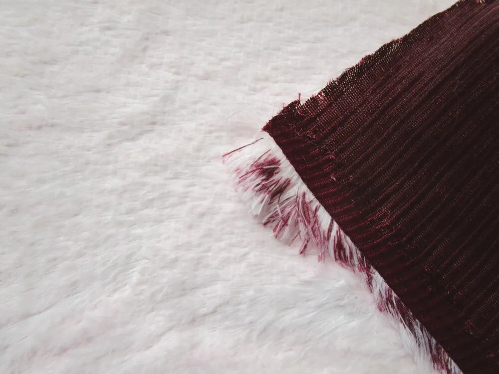 Kožušina "bielo-ružový vlas" - stredný vlas