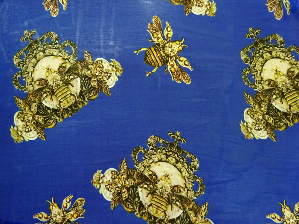 Šifón modrý "včielky" 