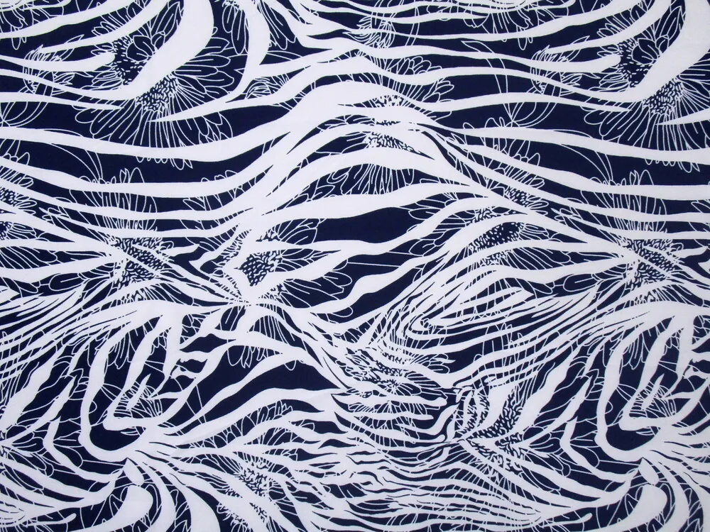 Šatovka tmavomodrá "biele kvety, čiary"