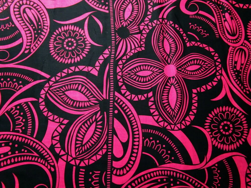 Šatovka čierna "cyklaménový vzor" 