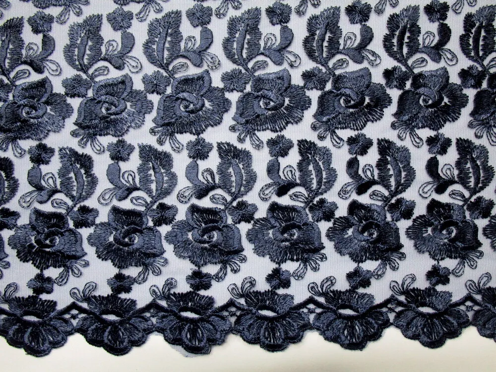 Vyšívaný tyl tmavomodrý "tmavomodré kvety"