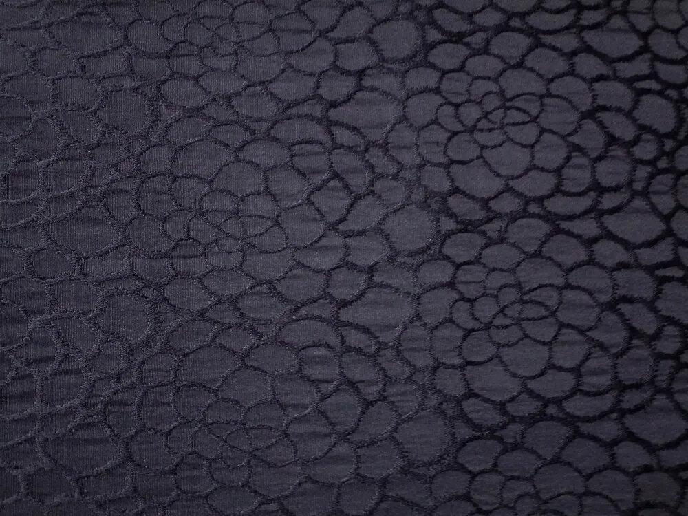 Žakard tmavomodrý "plastický vzor" - zbytok