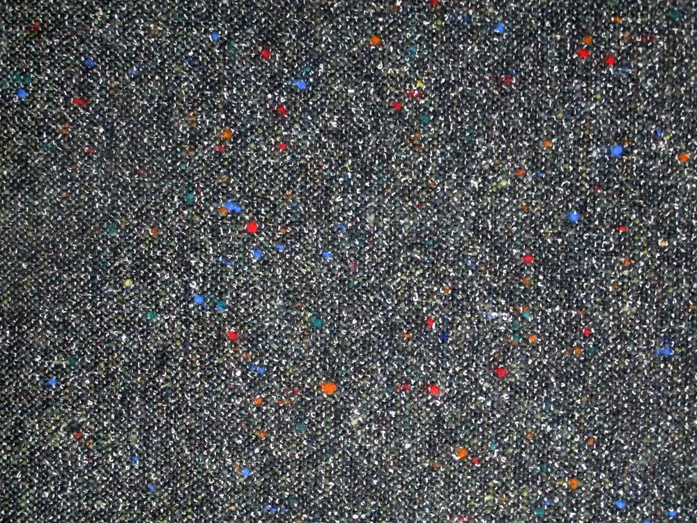 Kostýmovka čierna "farebné nitky"