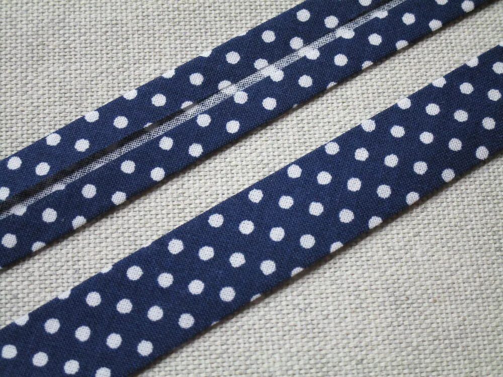 Šikmý prúžok bavlnený tmavomodrý "biela bodka" - 18 mm