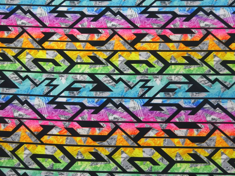 Šatovka Barbie farebná "čierny geometrický vzor" - potlač na Slovensku 