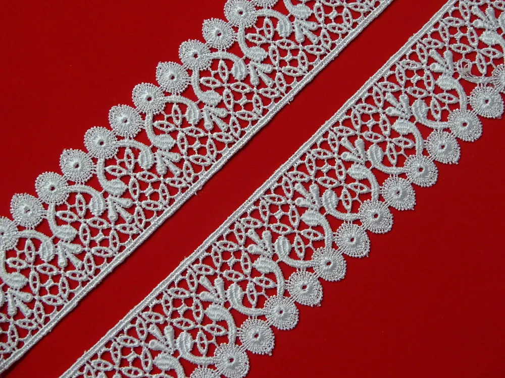 Borta biela "vzorovaná" 
