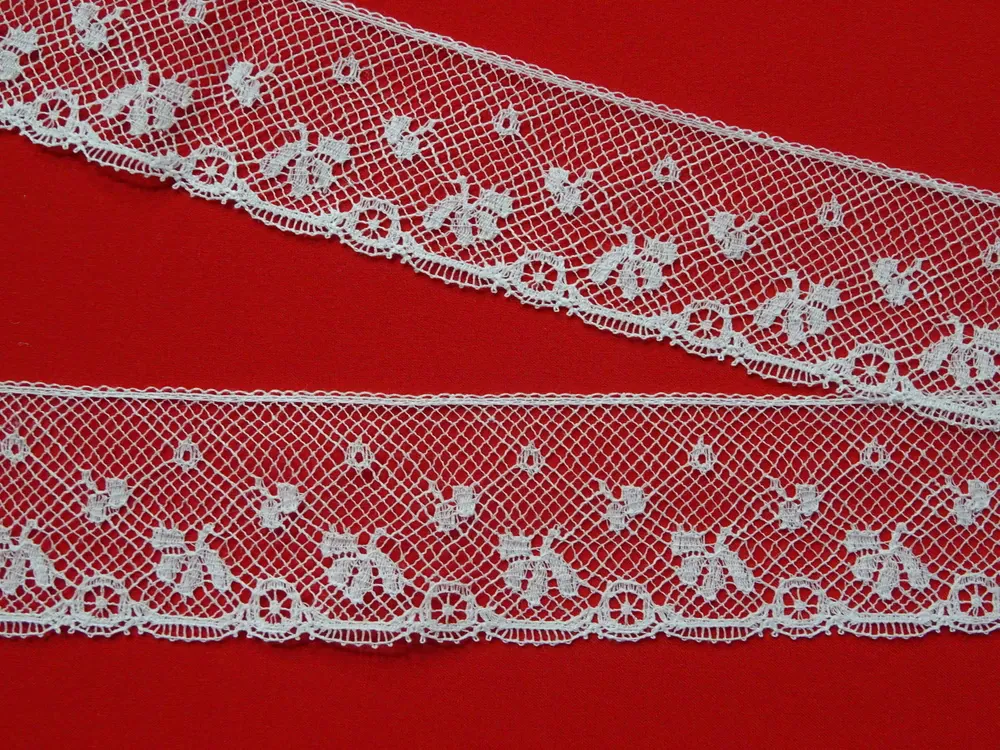 Borta biela "vzorovaná" 