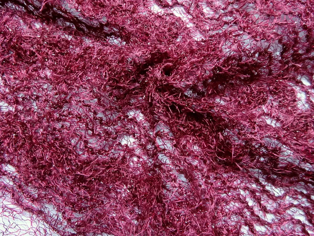 Krajka vínová "chlpatá" 