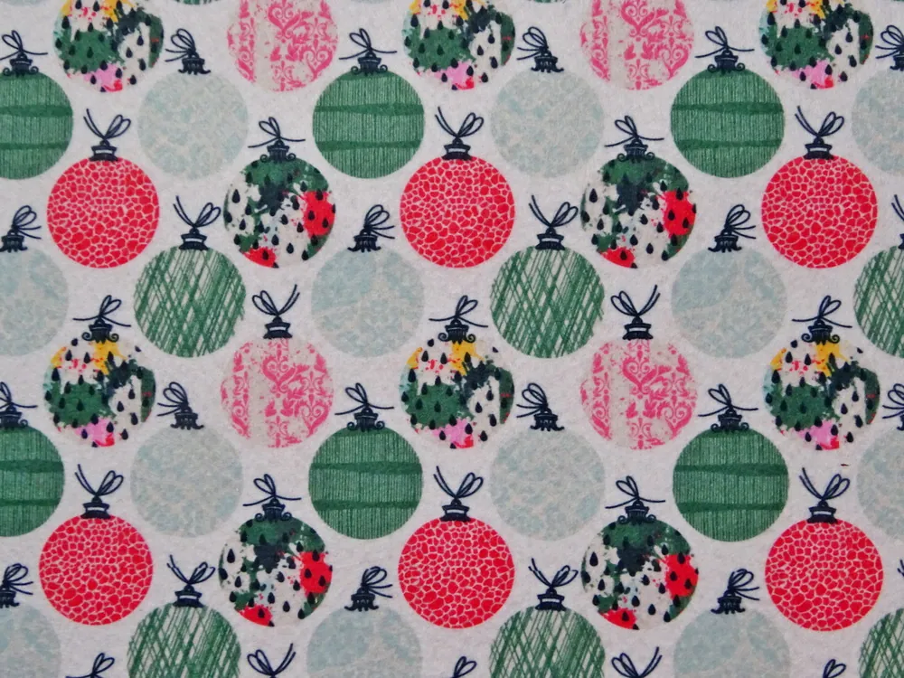 Filc biely "vianočná guľa" - talianska kolekcia 