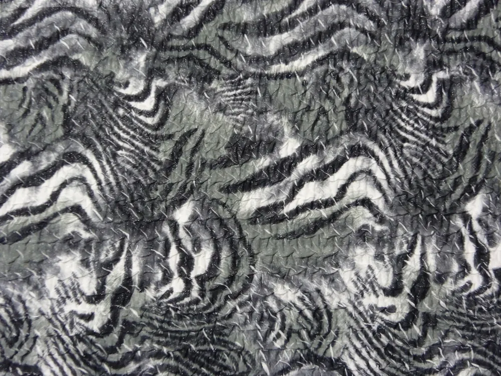 Úplet smotanovo-sivo-čierny "zebra"