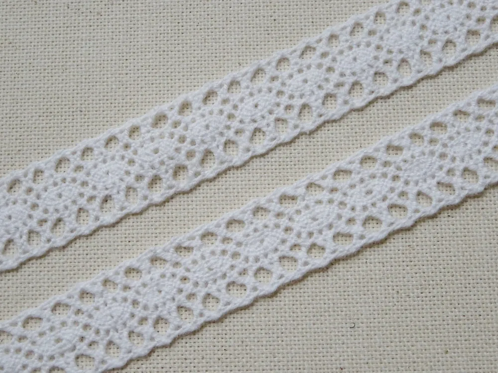 Borta smotanová "vzorovaná" 