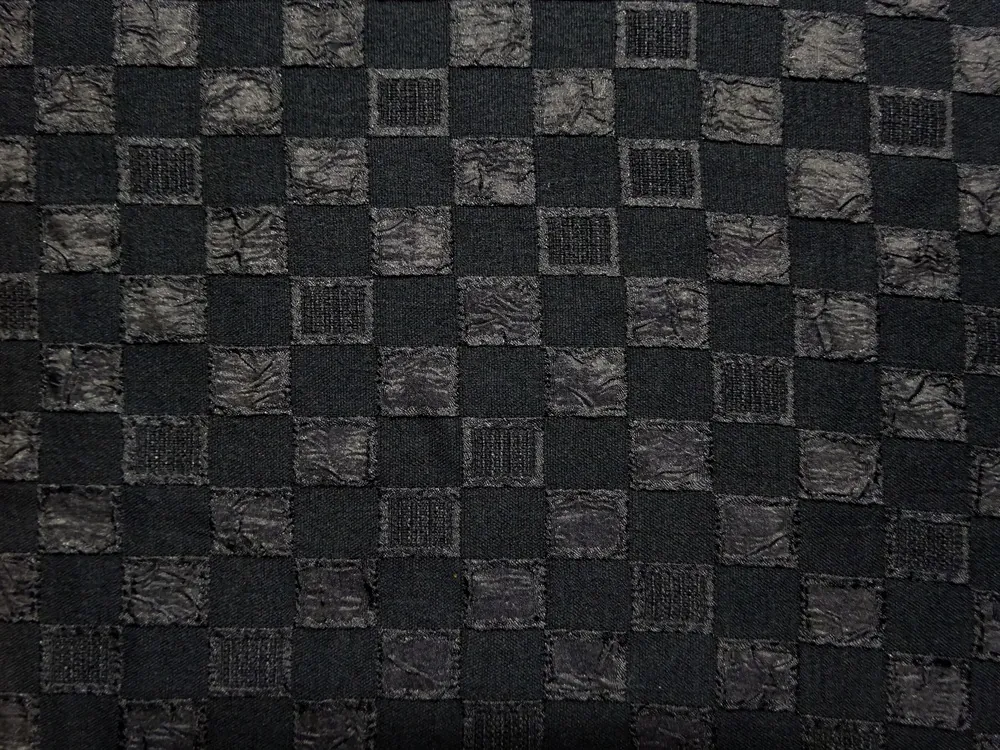 Šatovka čierna "plastická kocka" 