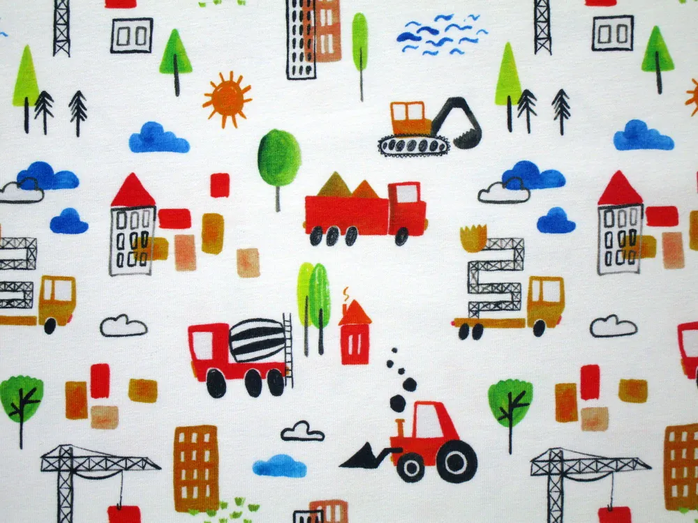 Úplet biely "nákladné autá, stromy" 