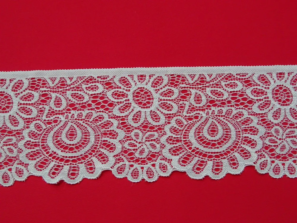 Borta elastická biela "kvety" 